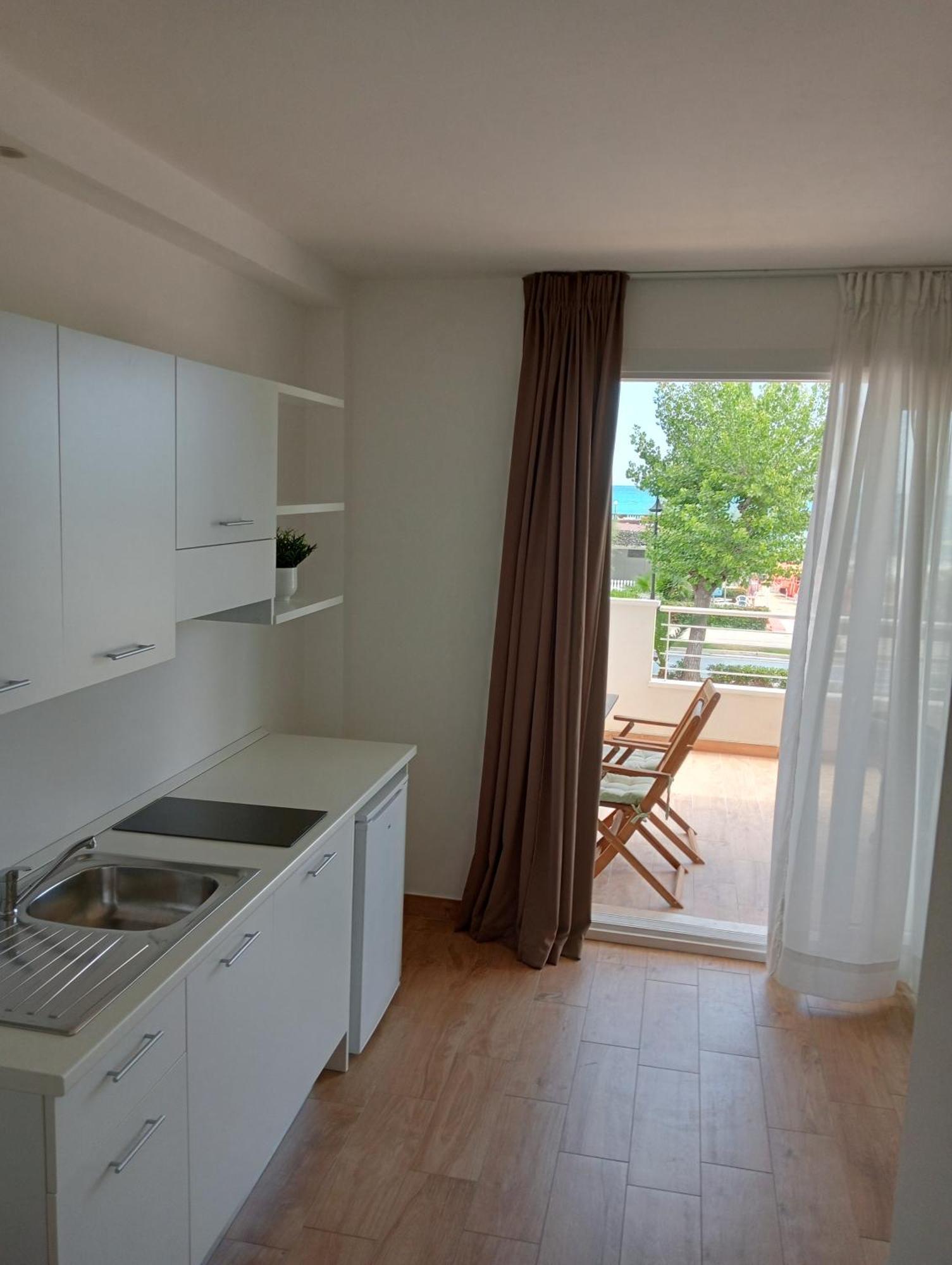 אלבה אדריאטיקה Hotel Flora מראה חיצוני תמונה